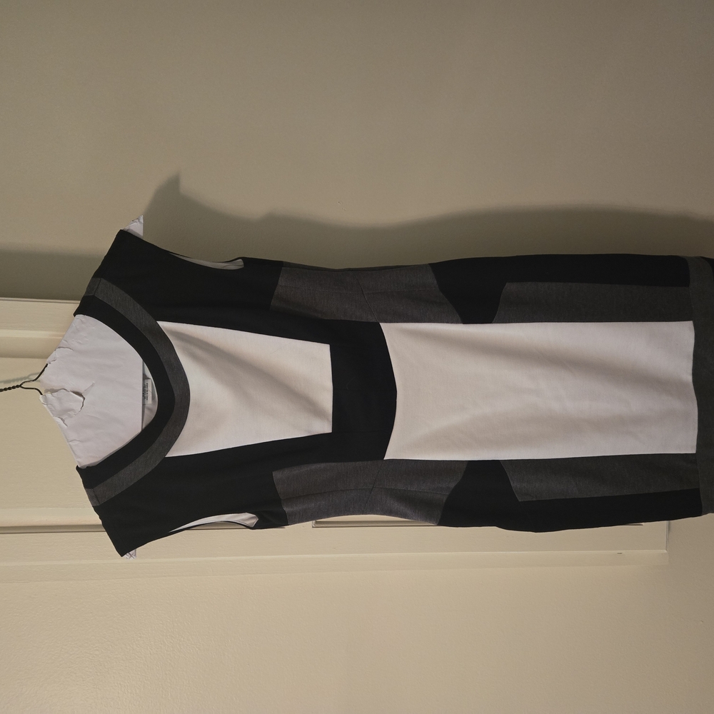 Chic Black and White Colorblock Dress